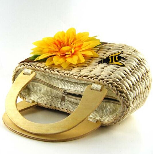 Straw handbags with flower and bee decoration cheap canada half circle handle